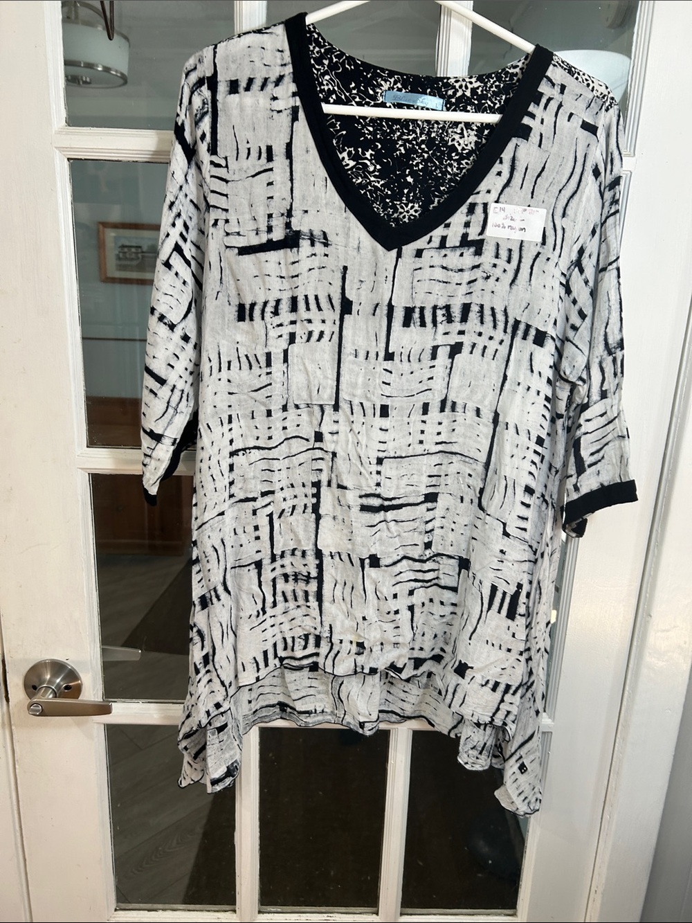 E14.   Light Gray & Black Patterned V-Neck Tunic Top - Women